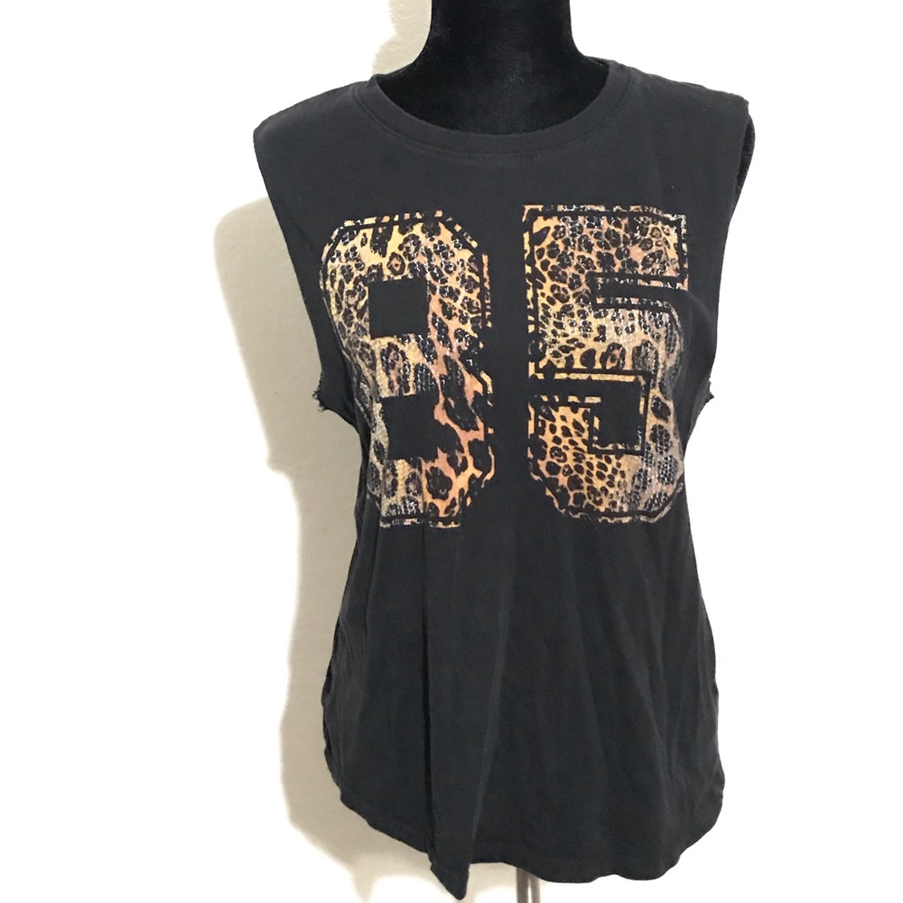 Forever 21 tank top 🌺 4 items for  $15 🌺